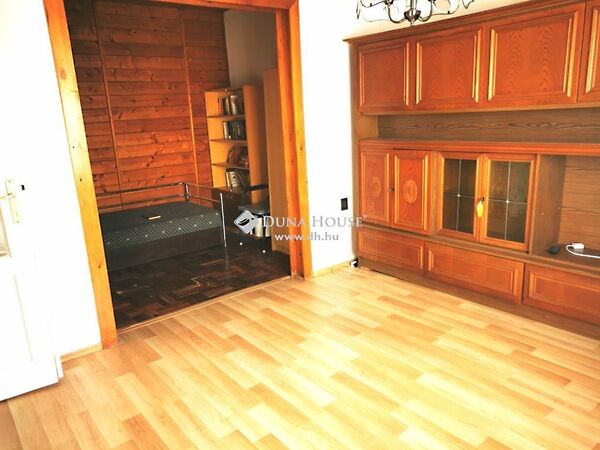 Eladó ház Esztergom