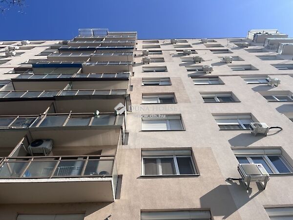 Eladó lakás Budapest, XV. kerület 1. kép