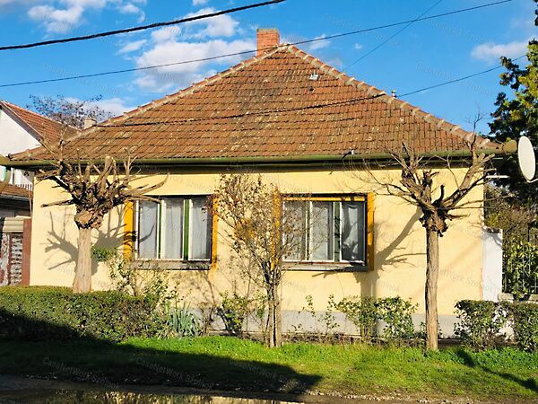 Eladó ház Szolnok, Belváros