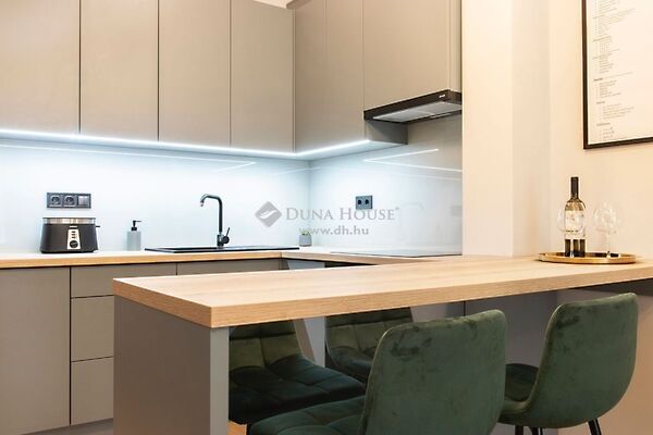 Eladó lakás Budapest, VI. kerület