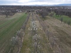 Eladó földterület Nádasdladány