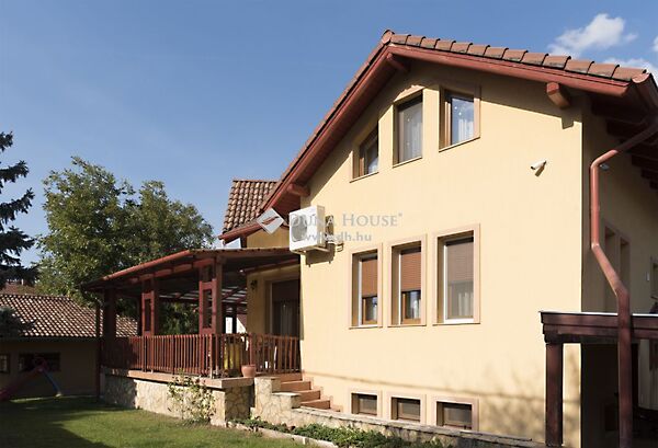 Eladó ház Göd