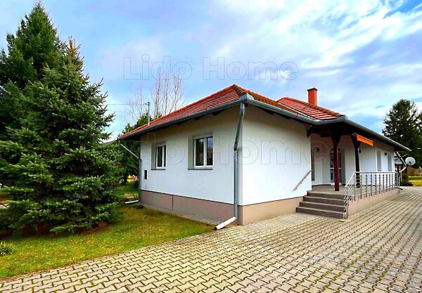 Eladó ház Balatonfenyves
