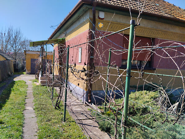 Eladó ház Szolnok