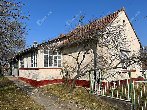 Eladó ház Orosztony