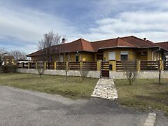 Eladó ház Tiszaújváros, Kertváros