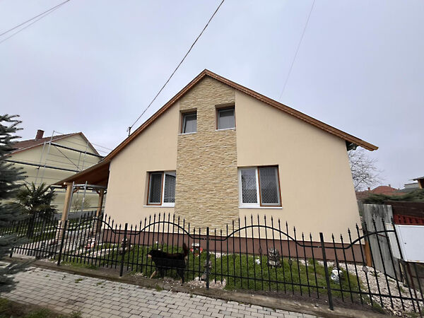 Eladó ház Sarkad