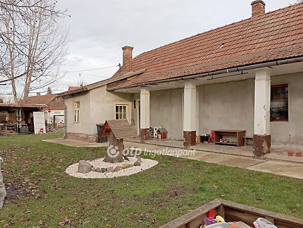 Eladó ház Jászárokszállás
