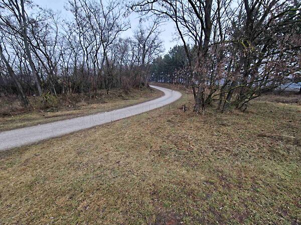 Eladó földterület Lovasberény