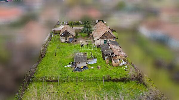 Eladó földterület Tura