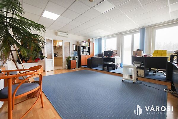 Eladó iroda Vértesszőlős