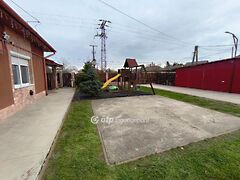 Eladó ház Kunhegyes