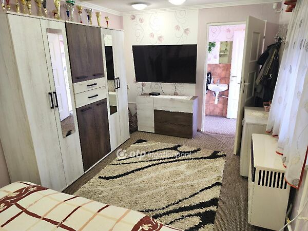 Eladó ház Kunhegyes