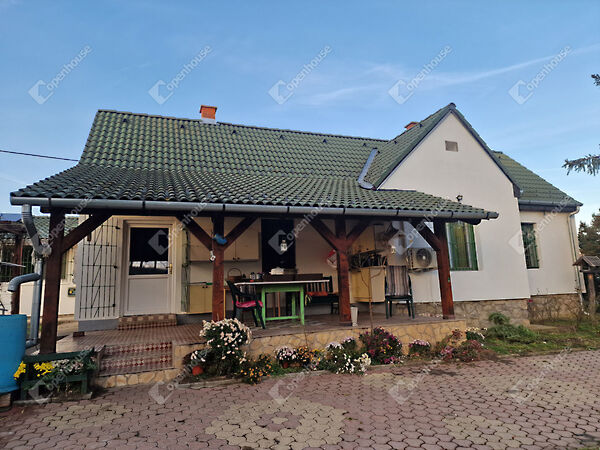 Eladó ház Felsőmocsolád