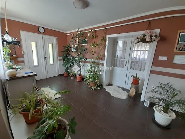 Eladó ház Kondoros