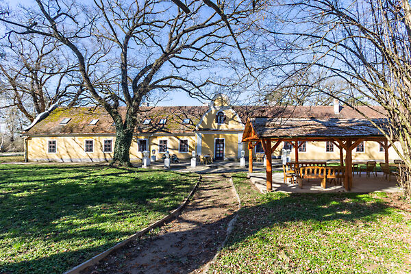 Eladó üzleti Csombárd