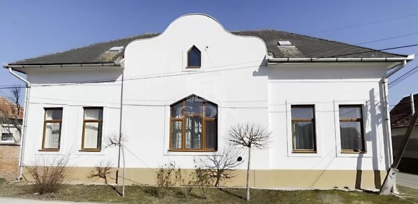 Eladó ház Jászfényszaru