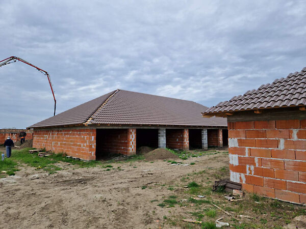 Eladó garázs Gyula