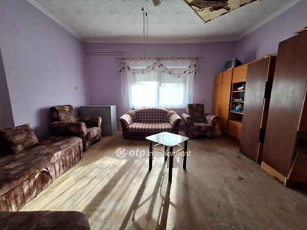 Eladó ház Füzesgyarmat