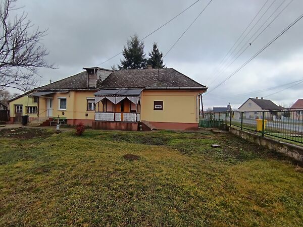 Eladó ház Novajidrány