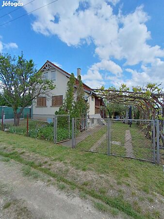 Eladó ház Pátka