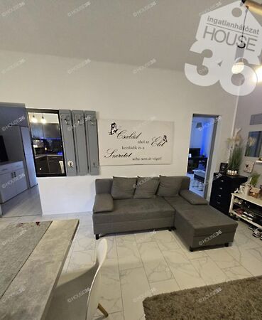 Eladó ház Szabadszállás