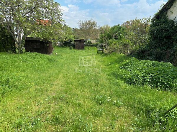 Eladó földterület Komárom