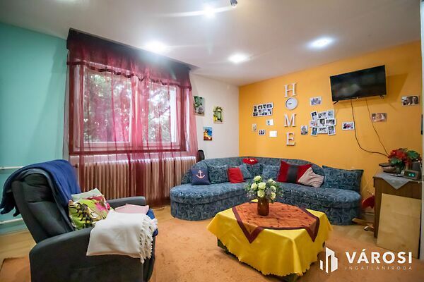 Eladó ház Székesfehérvár, Búrtelep