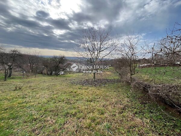 Eladó földterület Geresdlak