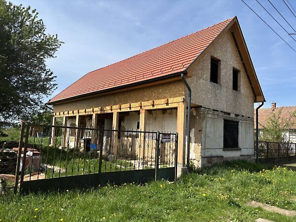 Eladó ház Érsekvadkert