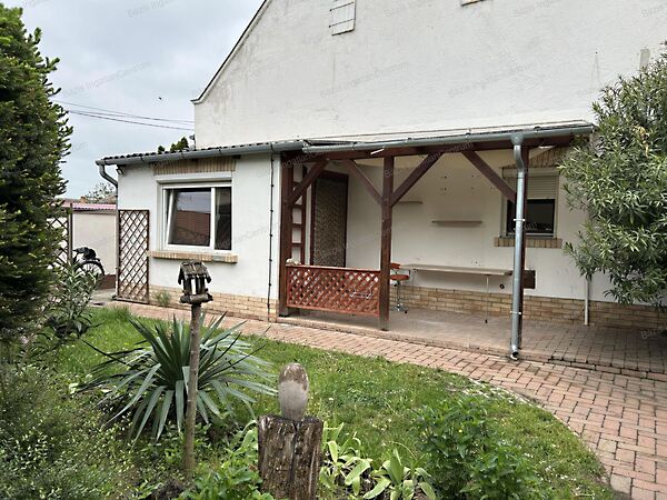 Eladó ház Baja, Belváros