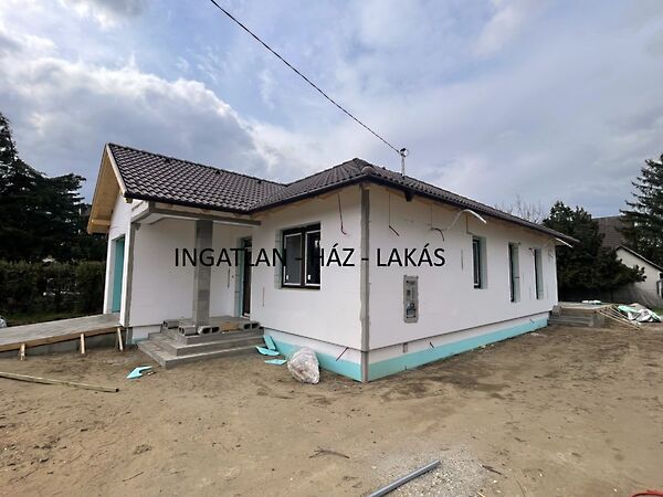 Eladó ház Veresegyház