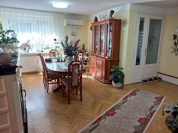 Eladó ház Esztergom