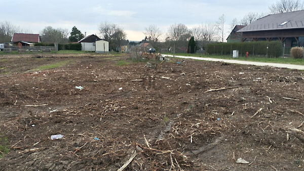 Eladó földterület Ajka, Padragkút