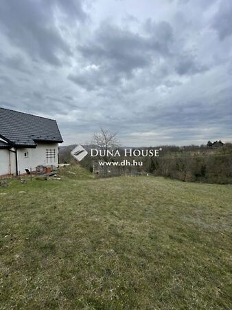 Eladó földterület Écs