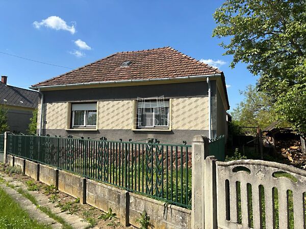 Eladó ház Egyházasrádóc