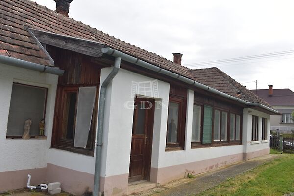 Eladó ház Szőce
