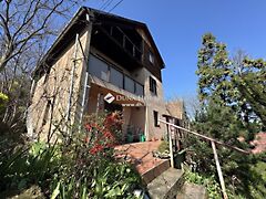 Eladó ház Leányfalu