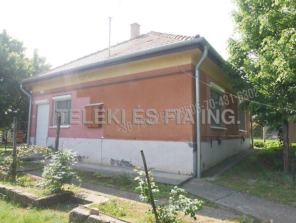 Eladó ház Káva