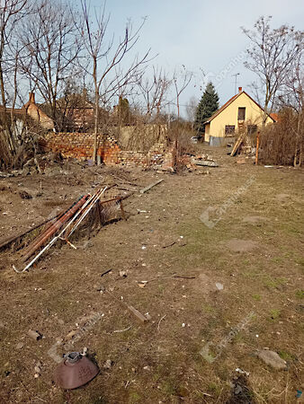 Eladó földterület Mocsa