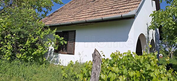 Eladó földterület Ádánd