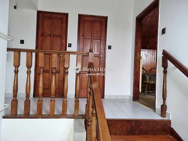 Eladó ház Szentlőrinc