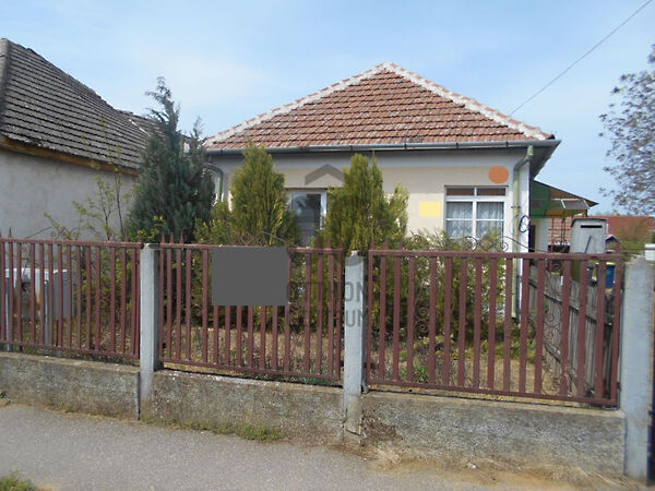 Eladó ház Tiszakanyár