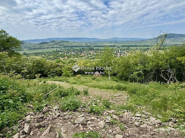 Eladó földterület Badacsonytördemic