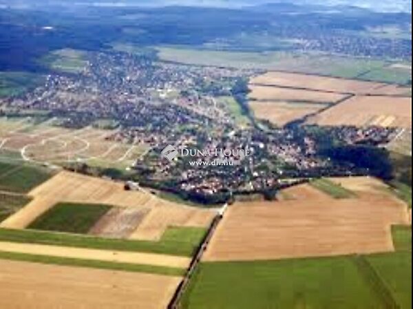 Eladó földterület Budajenő