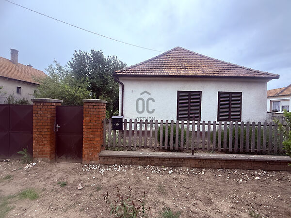 Eladó ház Tét