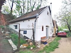 Eladó ház Kesztölc