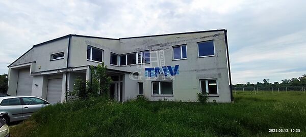 Eladó ipari Újszentiván