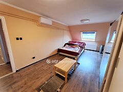 Eladó lakás Szolnok