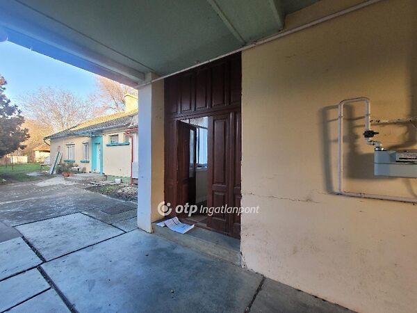 Eladó lakás Nagyszénás